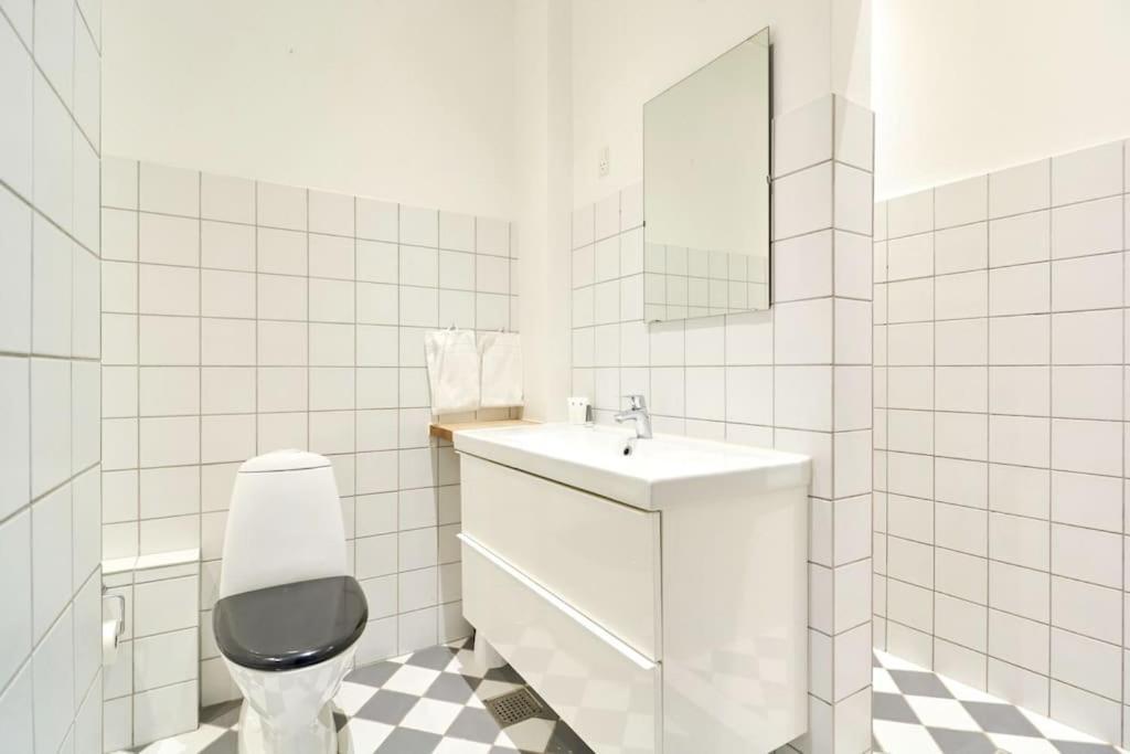 Moderen And Sleek 3Br With Bath By The Lakes And Metro Kodaň Exteriér fotografie