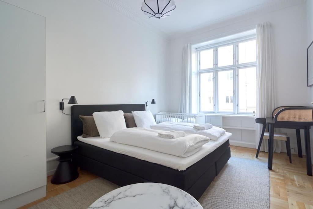 Moderen And Sleek 3Br With Bath By The Lakes And Metro Kodaň Exteriér fotografie