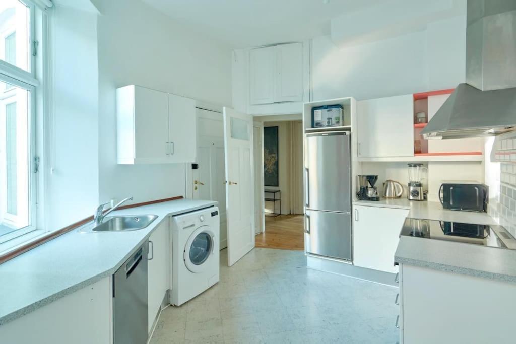 Moderen And Sleek 3Br With Bath By The Lakes And Metro Kodaň Exteriér fotografie