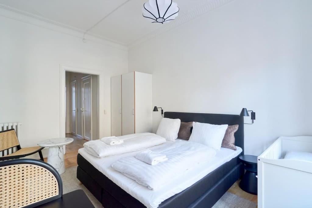 Moderen And Sleek 3Br With Bath By The Lakes And Metro Kodaň Exteriér fotografie
