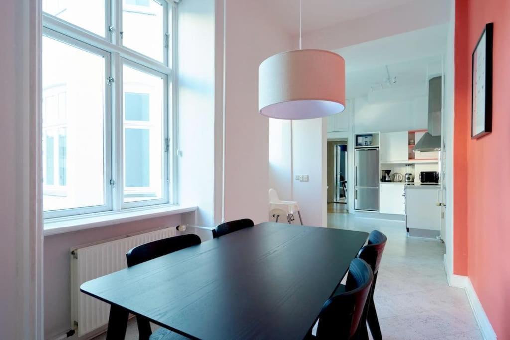 Moderen And Sleek 3Br With Bath By The Lakes And Metro Kodaň Exteriér fotografie